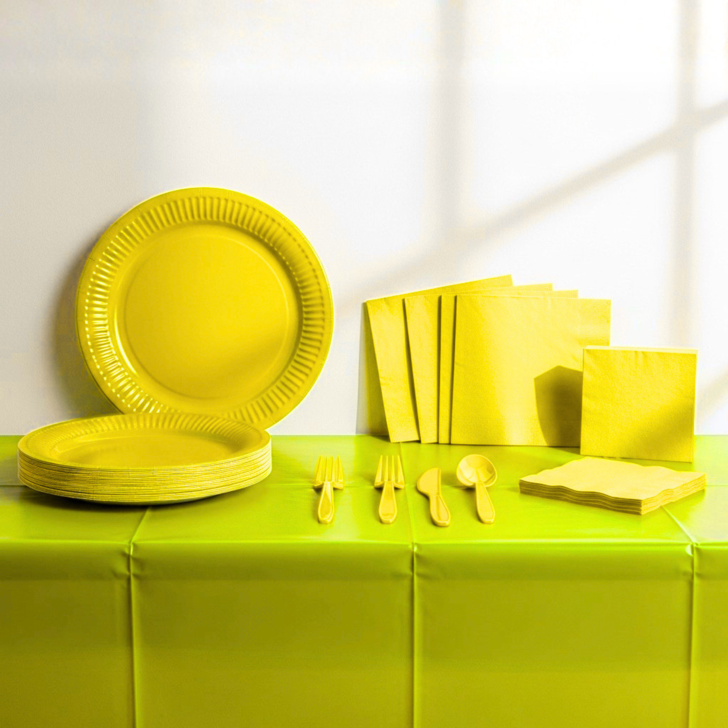 Sunshine Yellow Party Kit for 16 people - Standard