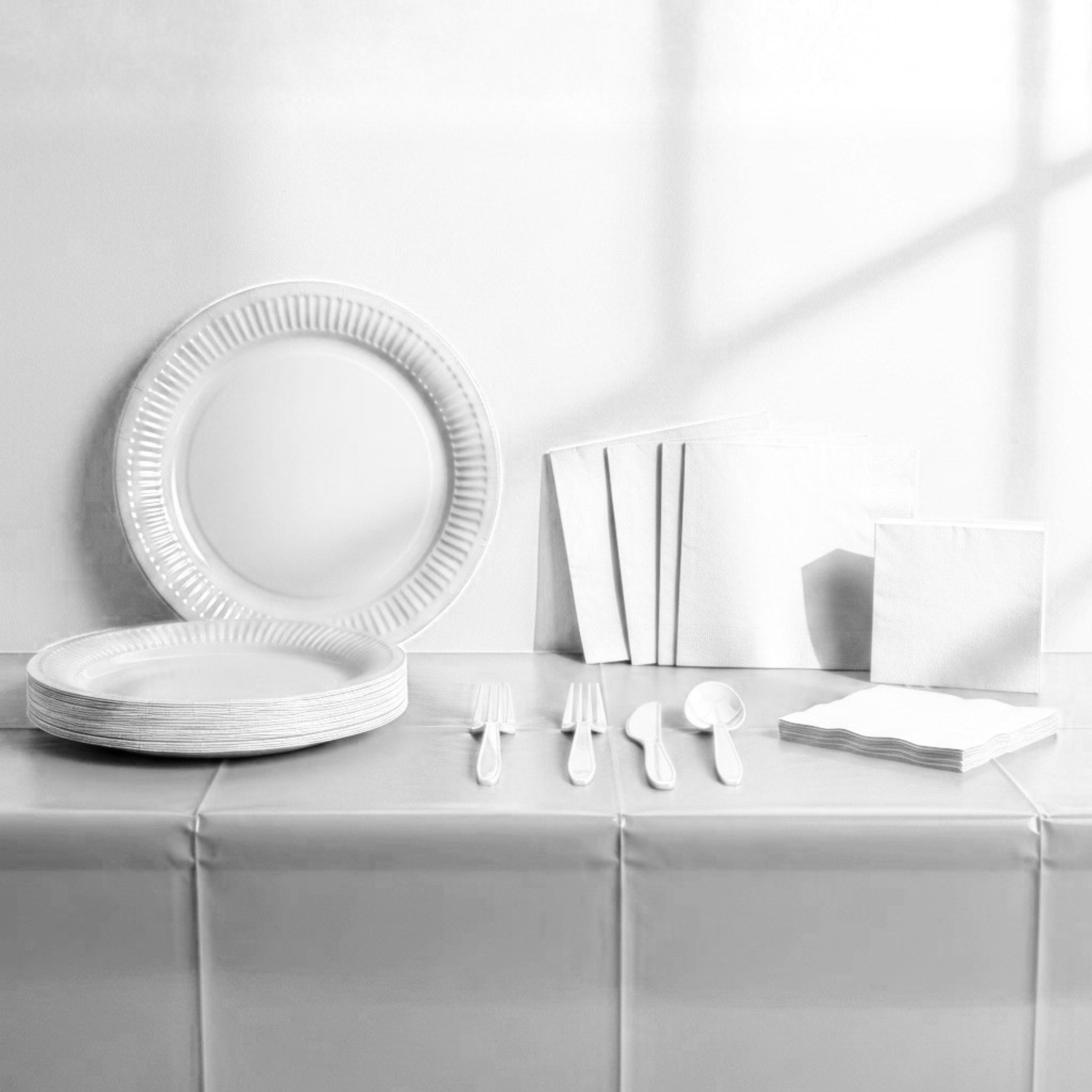 Bright White Party Kit for 16 people - Good